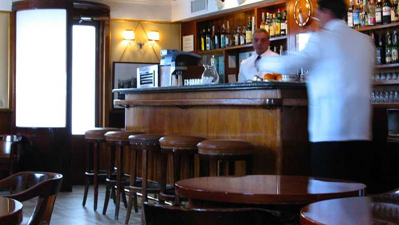 Los bares cobrarán 1 euro por calentar los potitos haynoticia