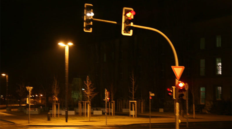 Conductor multado por masturbarse en un semáforo alega que tardaba mucho en ponerse verde
