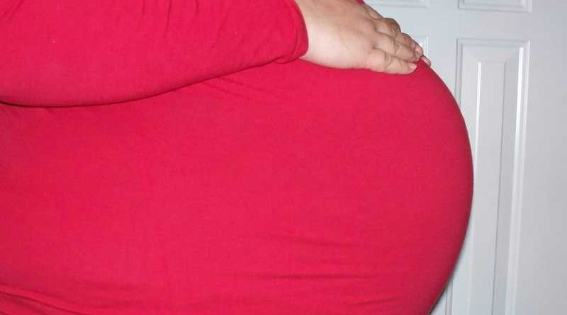 comerse los mocos durante el embarazo facilita que el niño nazca con ojos verdes