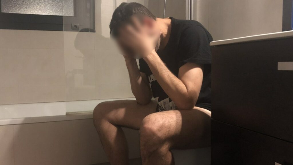 Le roban el móvil y se pasa un mes sin cagar hasta que pudo comprarse otro