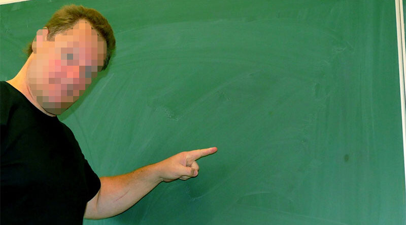 Despedido profesor de Lengua por decir a una alumna "nunca es tarde si la picha es buena"