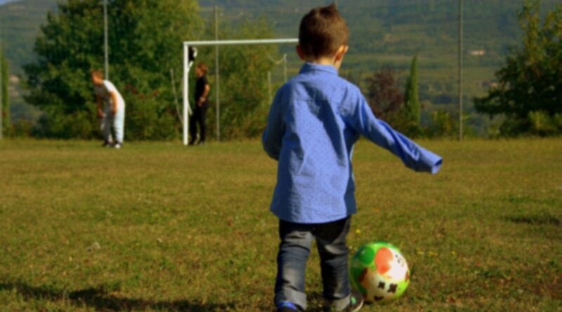 Nueva ley obliga a que los hijos sean del mismo equipo de fútbol que los padres