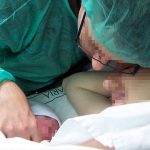 Nace el primer bebé con el pene más largo que su padre