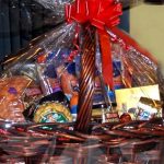 Puticlub regala cestas de Navidad a sus mejores clientes y causa 13 divorcios en el pueblo